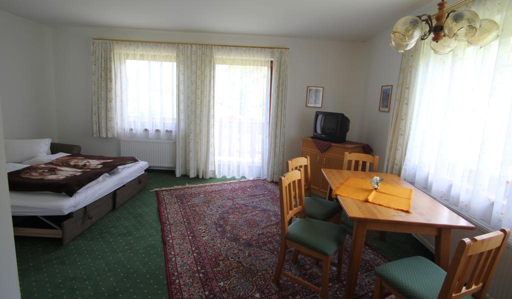 Pension Hubertushof Beim Roemerbad バド クラインキルヒハイム 部屋 写真